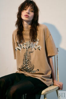 Футболка oversize с вареным эффектом и принтом befree